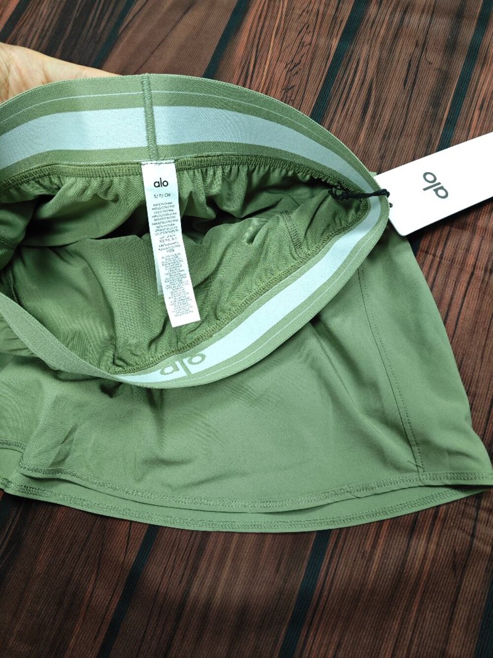 ALO Yoga Match Point Tennis Skirt Dune Grass 💗 New with tags - Picture 4 of 8